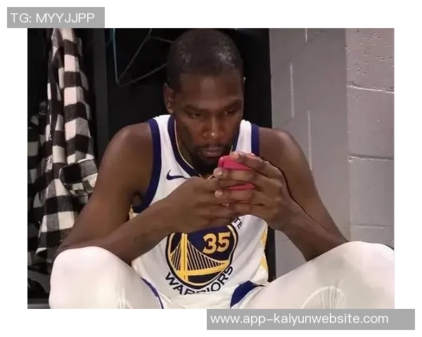 杜兰特自信满满称应全中18投队友教练对连败感到不满 杜兰特自信满满称应全中18投队友教练对连败感到不满