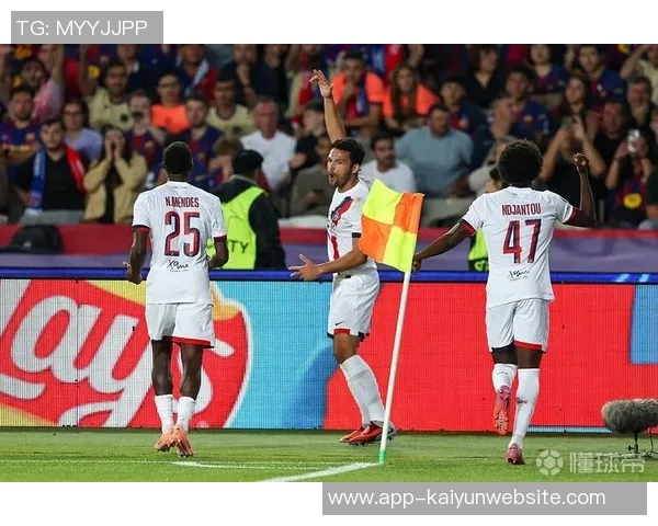 巴黎扳回一球杜埃制造点球贡萨洛拉莫斯稳健罚入扳平比分