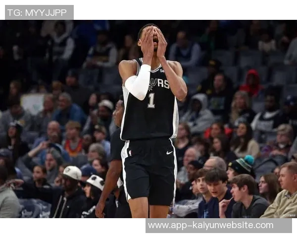 文班半场示意哈珀空接成功引发全场惊叹瞬间