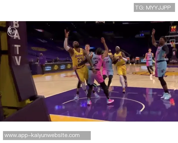 热火上半场三分球表现惊艳丰泰基奥热巴联手助力命中率高达80 热火上半场三分球表现惊艳丰泰基奥热巴联手助力命中率高达80