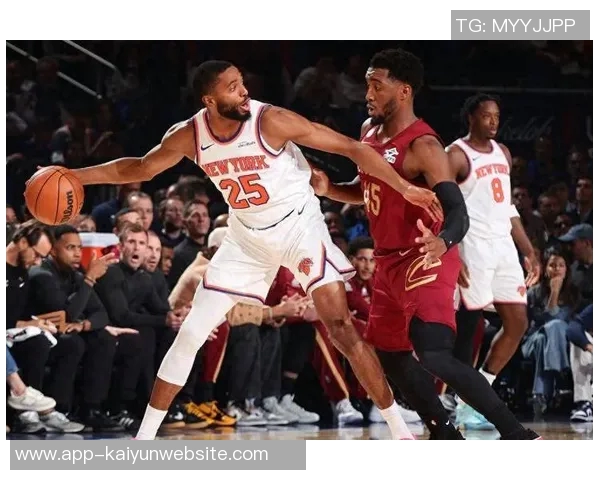 米切尔表现起伏明显第三节狂砍21分末节却陷入低迷仅得4分失误频繁