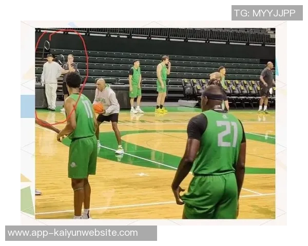 林葳在训练中需加强沟通与节奏感提升以更好融入球队体系