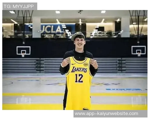 湖人队赛季至今仅有八村塁拉拉维亚和范德彪三人全勤出战九场比赛 湖人队赛季至今仅有八村塁拉拉维亚和范德彪三人全勤出战九场比赛